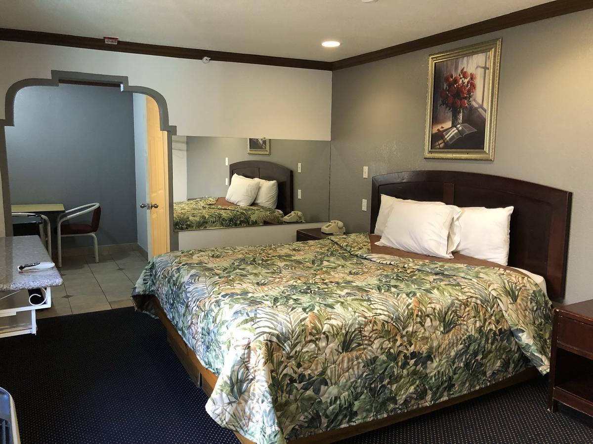 Starlight Inn, Valley Blvd - Downtown La 2*
